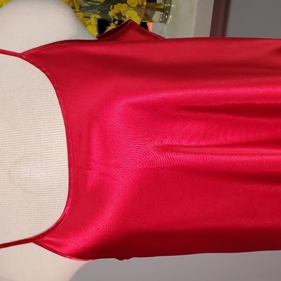 DELICATE TREASURES, red satin nightgown. Size‎ large. Adjustable straps. … - Picture 2 of 10